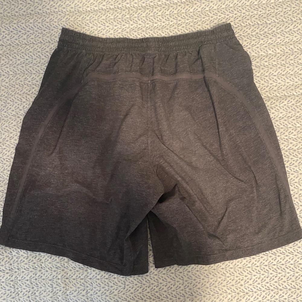 Used Mens 9” Lululemon shorts size XL